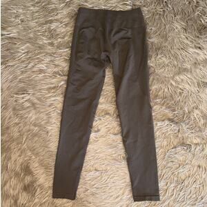 NWOT Aurola Seamless Scrunch Workout Legging Chestnut Brown size M